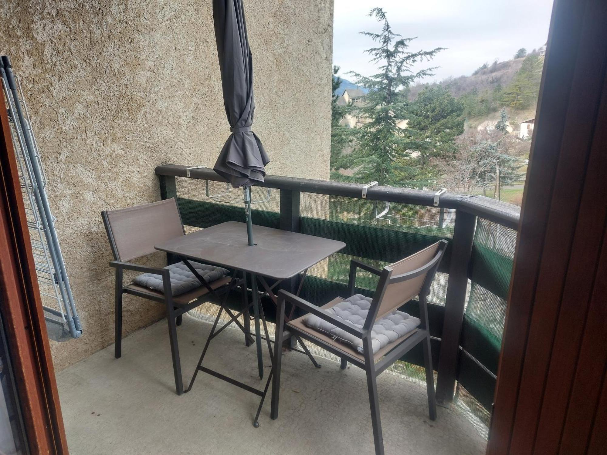 Appartement En Residence Proche Du Plan D'Eau Embrun Exterior foto